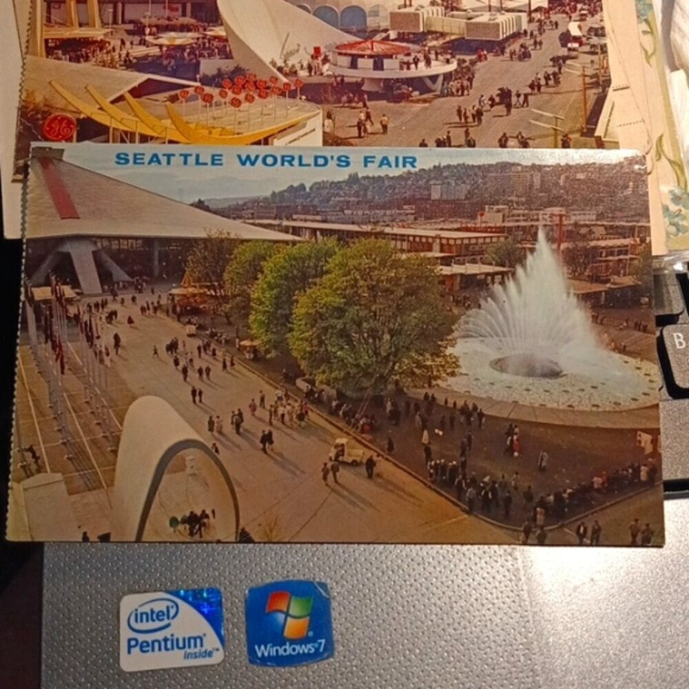 Vintage 1962 Seattle World's Fair Souvenir Postcard